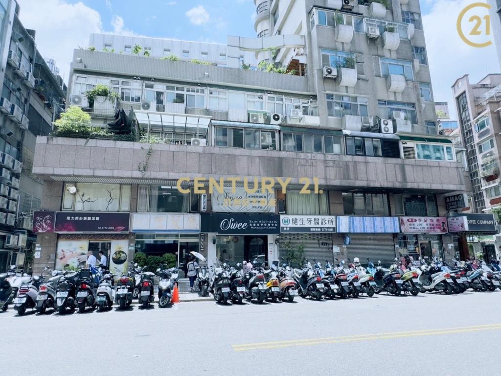 龍江挑高車位店面