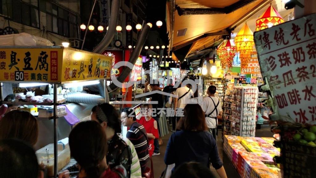 正饒河人潮金店面