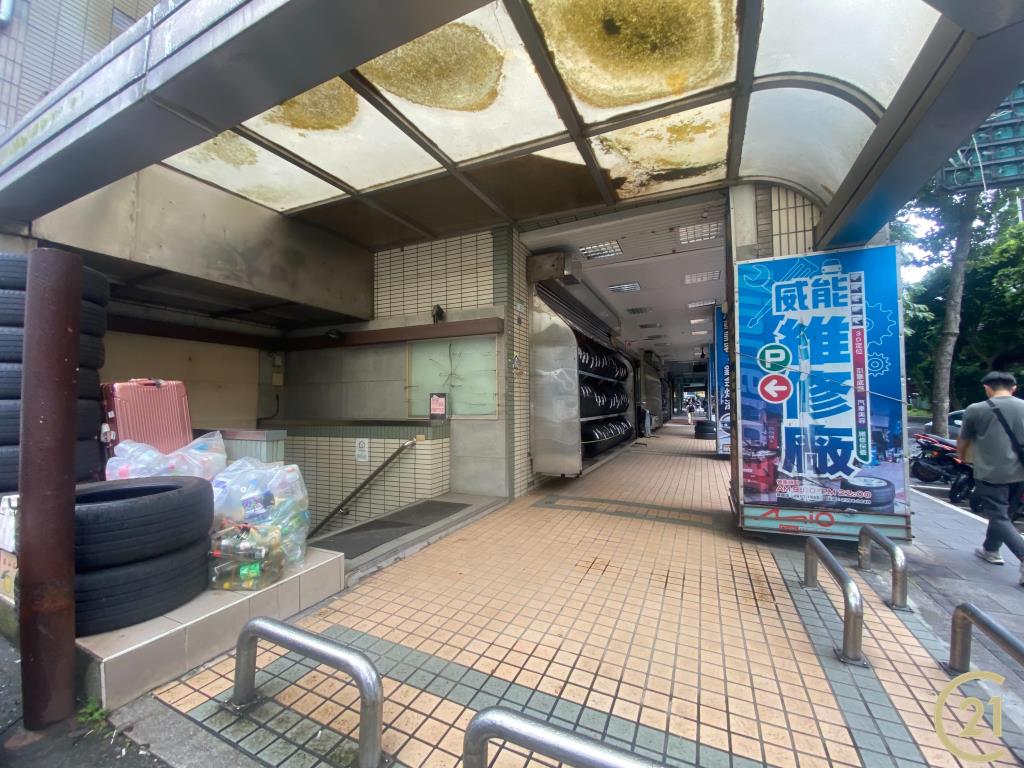 (080)建國三角窗大面寬金店面