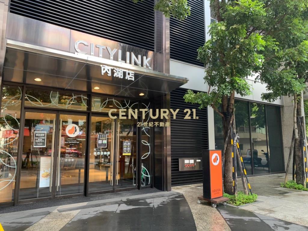 內湖站三角窗2樓店辦