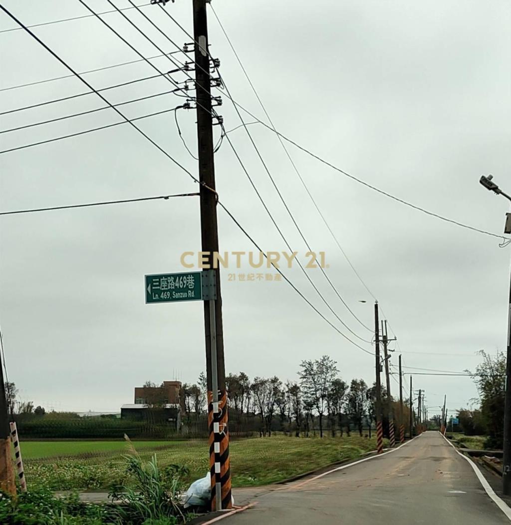 觀音快速路三座屋段美農地合法資材室