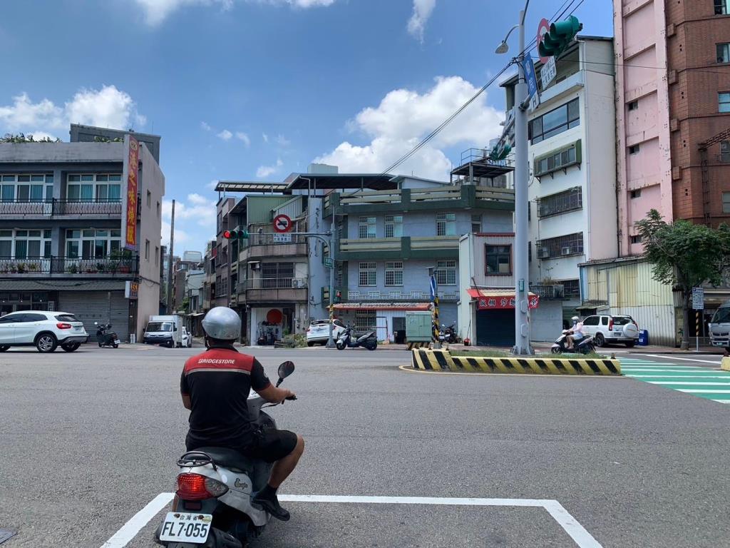 平鎮延平路三角窗店地