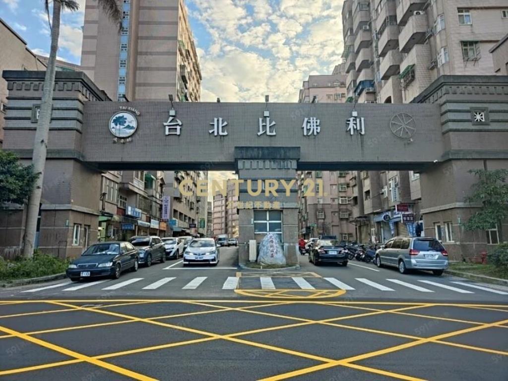 比佛利 / 發財金店面 / 近交流道