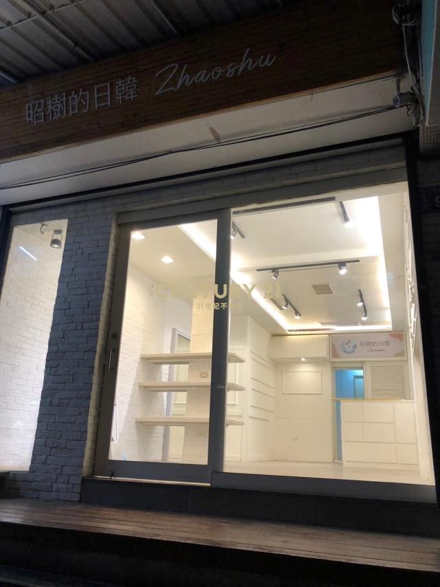 賺錢金店面 / 位在中原夜市內