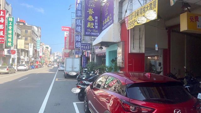 【向陽團隊】苗栗市區中正路整新電梯透天