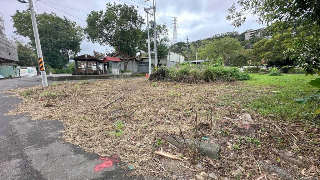 【向陽團隊】三坑國小土地公旁三面臨路建地