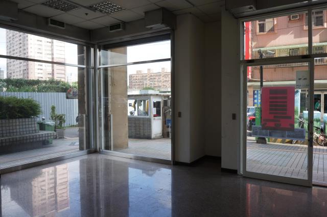 【向陽團隊】汐止建成商圈三角窗店面