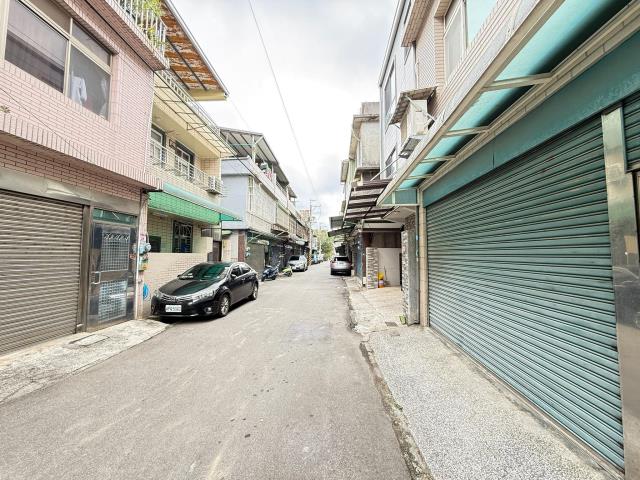 【向陽團隊】龍潭大池旁整新一半低價透天
