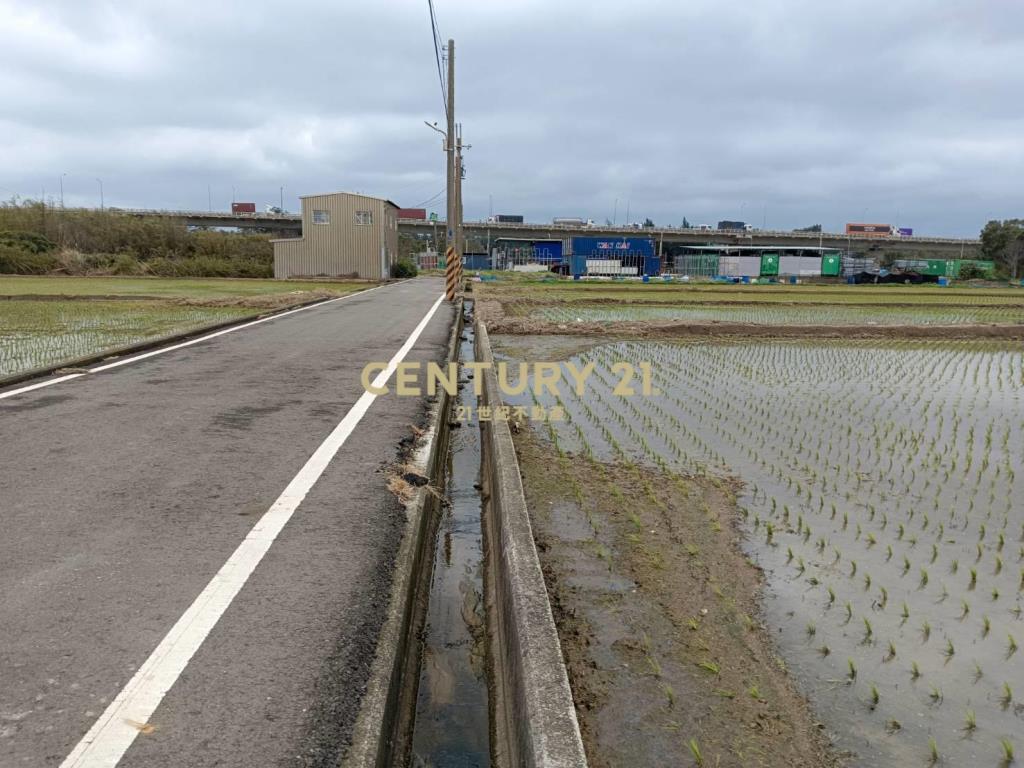 新屋區崁頭厝段3筆農地