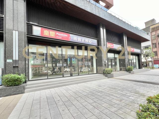 站前皇璽3層大店面