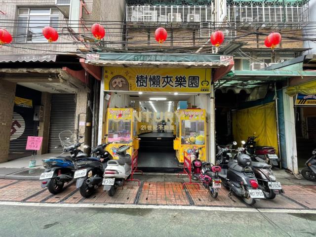 新莊路金店面