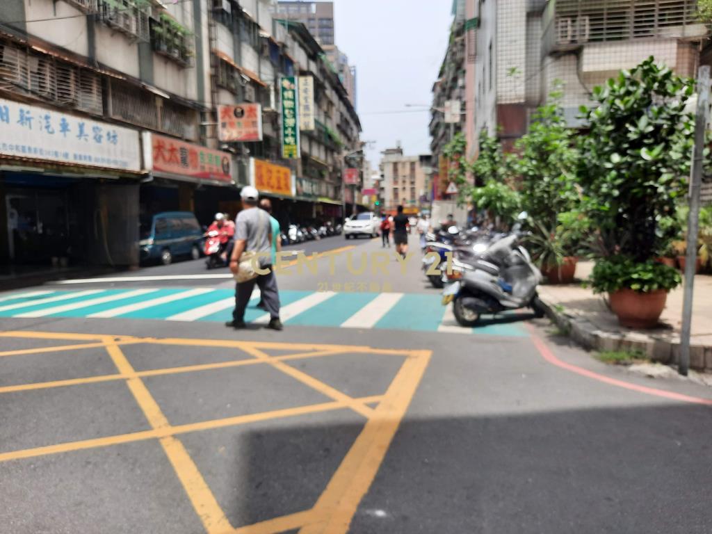 (4144)景平捷運黃金三角店面