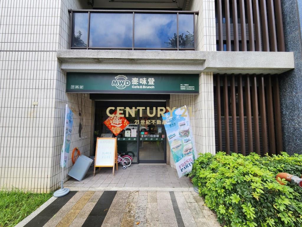 囍洋洋三角窗店面