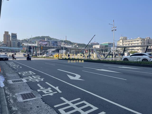 忠一路住辦電梯車位