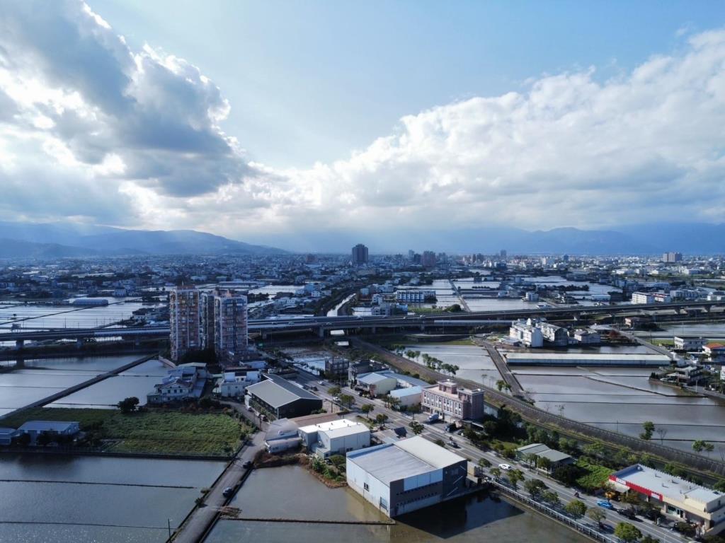 EE112羅東近親水公園大店住美屋