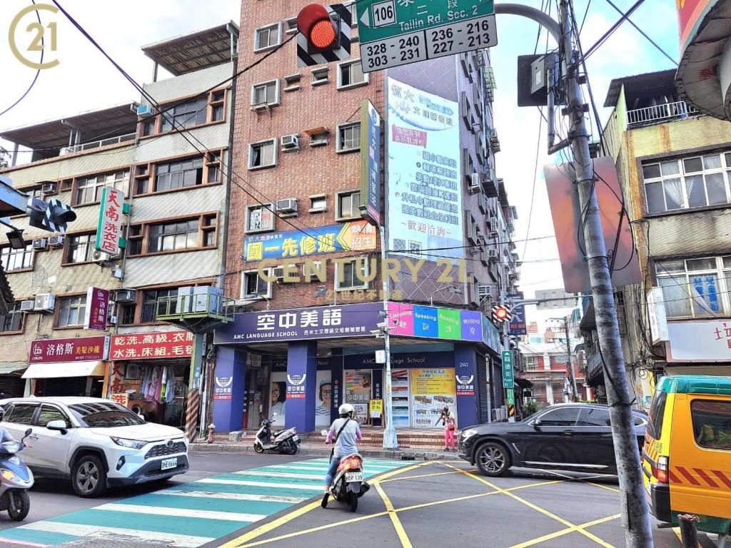 CR25買土地送建物透天黃金店面