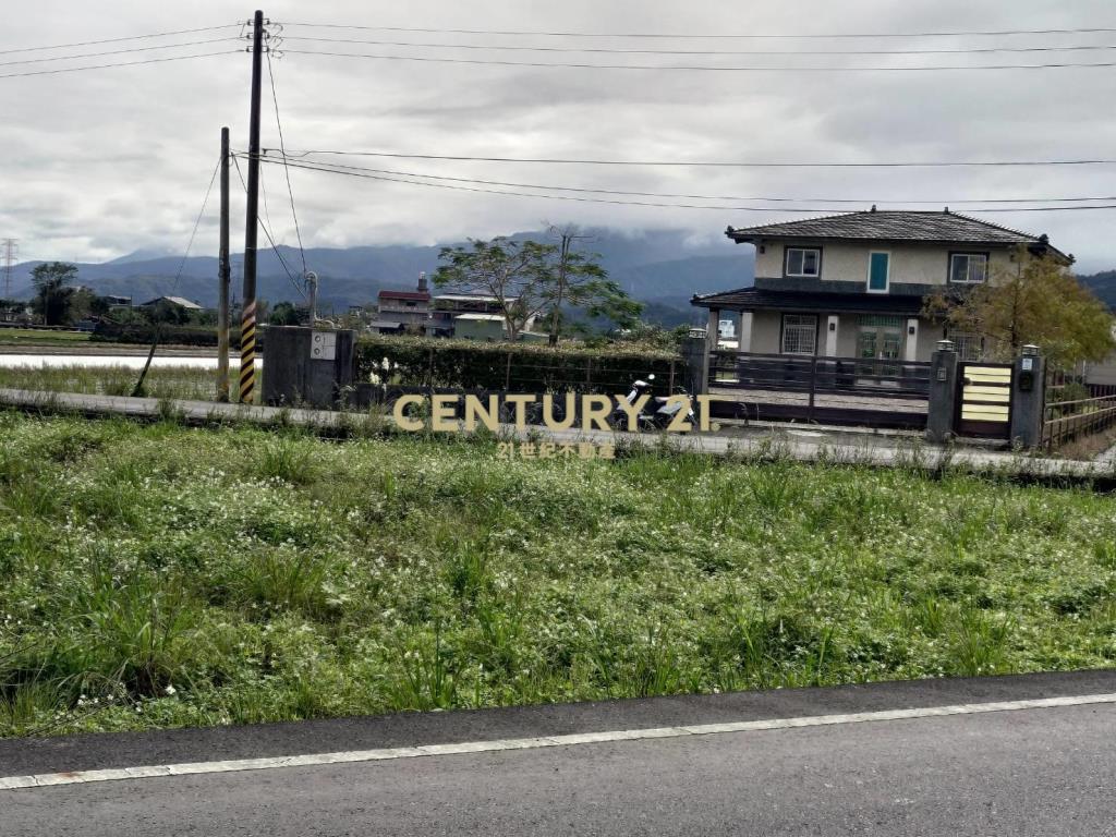 HC127三星雙面臨路大面寬三角農地