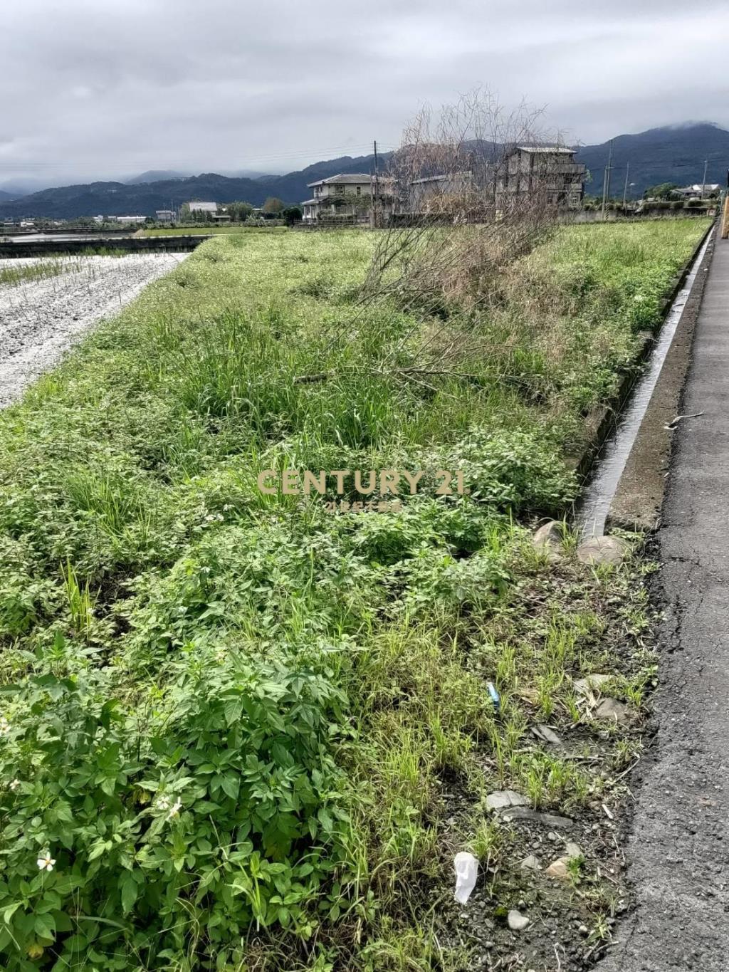 HC127三星雙面臨路大面寬三角農地