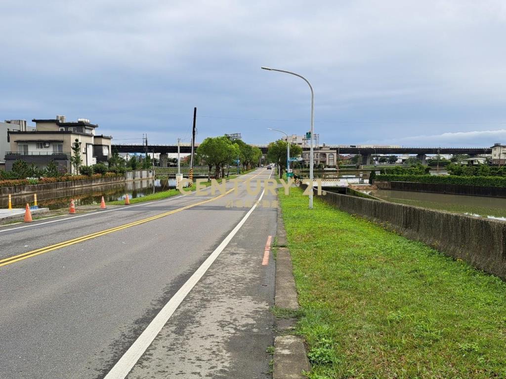 DC269礁溪高速公路側車道農地