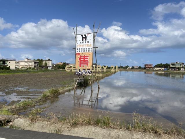 IC125冬山高速公路旁足坪農地