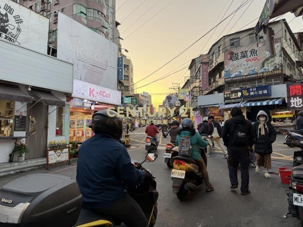 東海夜市核心.大面寬電梯.透店