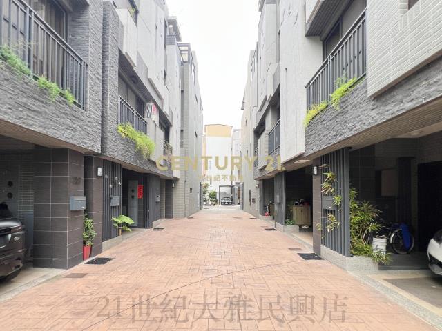 大雅全新雙車