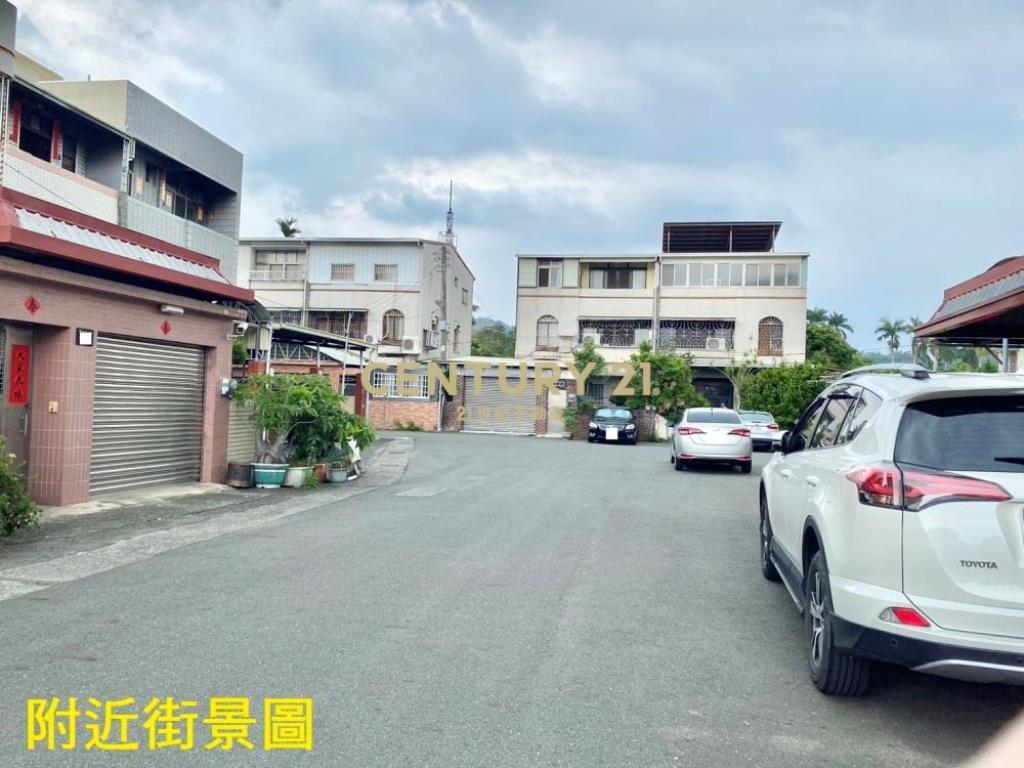 南投房屋-中興大地坪孝親多車位別墅