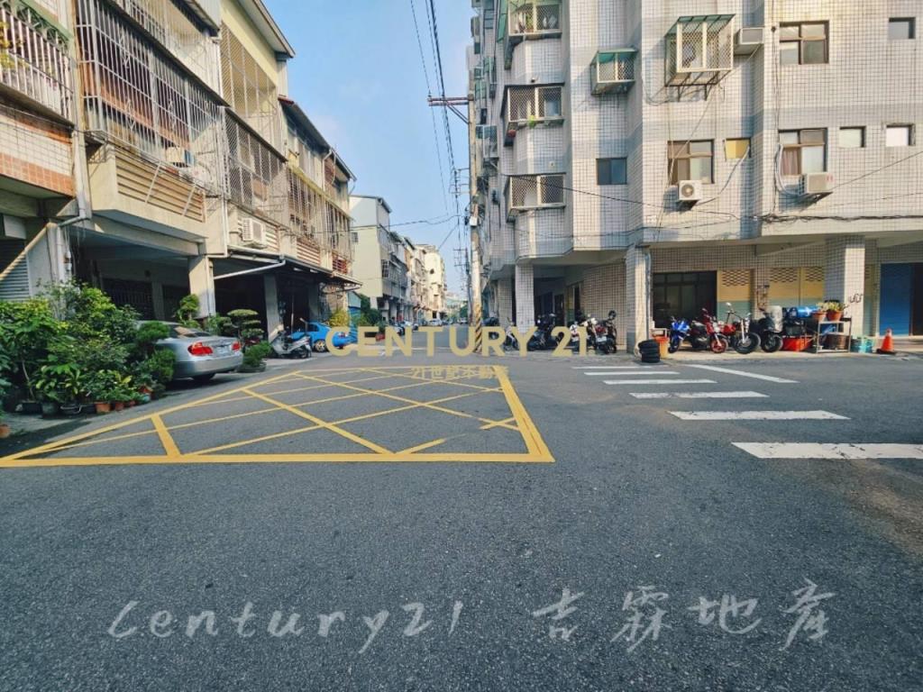 學區旁臨路建地