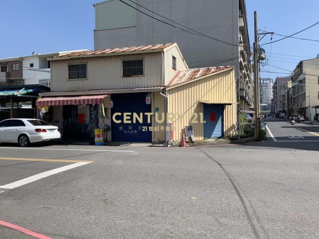 善化市中心三角窗好停車店面